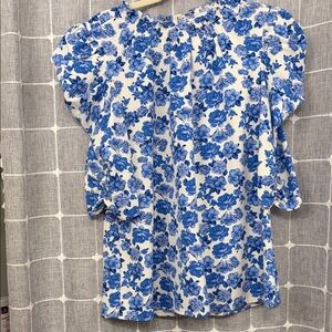 Floral Blue and White Women's Top by Sugarlips size M